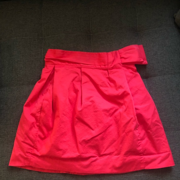 BCBG mini skirt with side bow - Picture 4 of 7